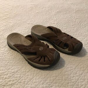 Keen Rose slip on sandal. Size 7 1/2.